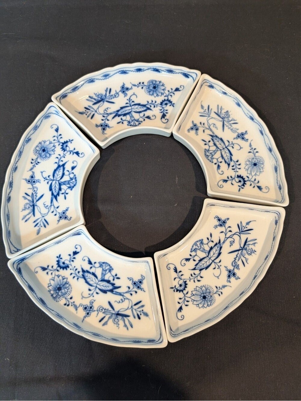 Meissen Blue Onion 5-Piece Crescent Serving Set – Crossed Swords Mark
